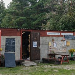 Kihnu käsitööpood "Njaputüe pued"