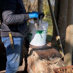 Vietējās uzkodas - svaigi kūpinātas zivis no autentiskiem Kihnu zvejniekiem